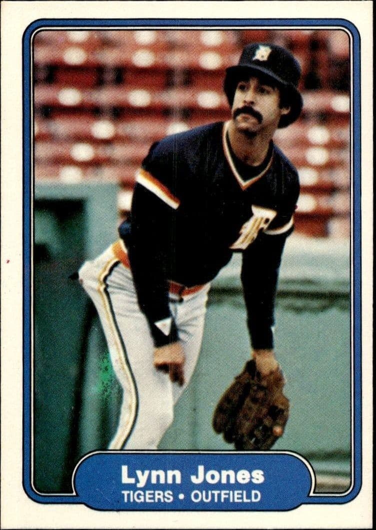 1982 Fleer Lynn Jones #270 trading card