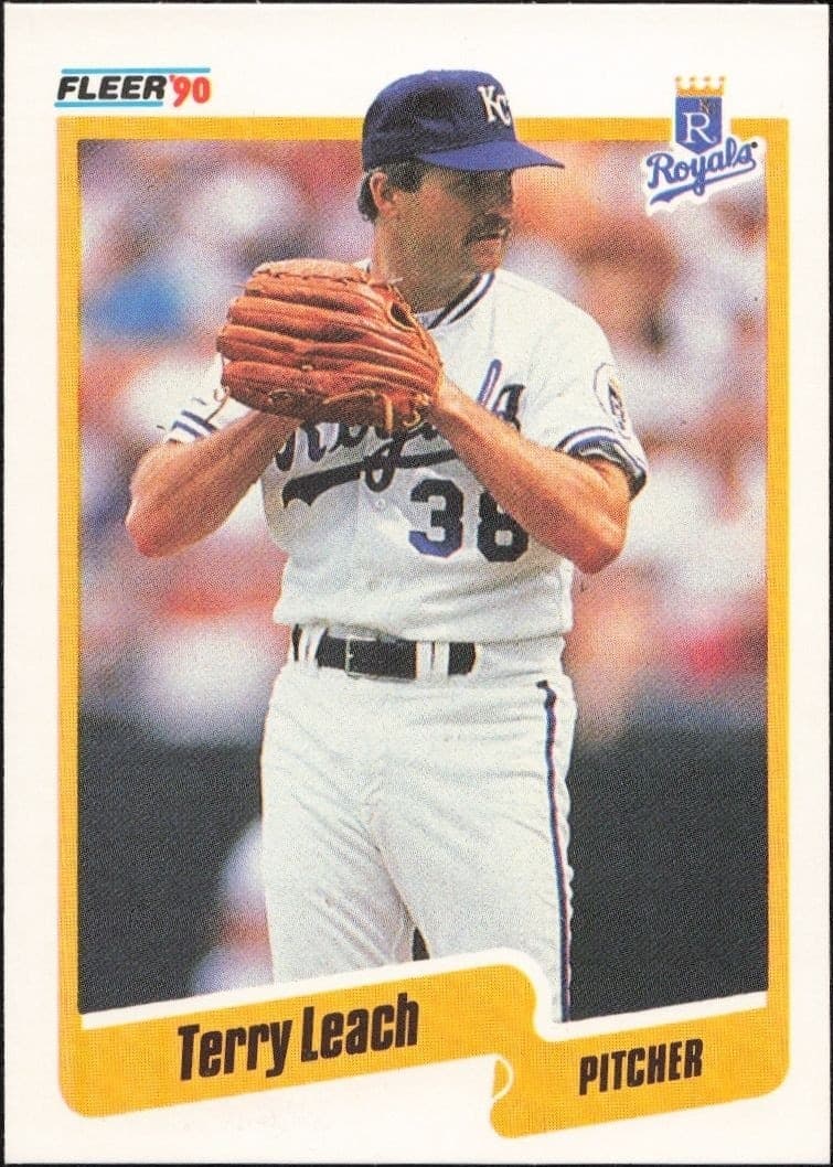 1990 Fleer Terry Leach #111 baseball trading card front