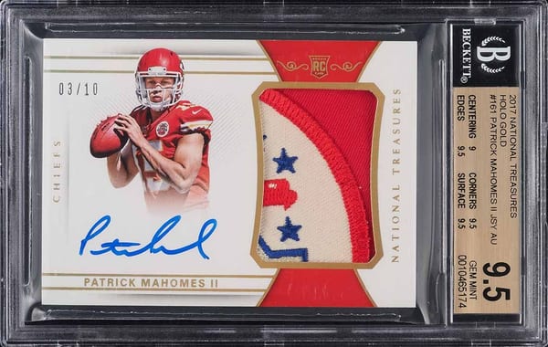 2017 Panini National Treasures Patrick Mahomes Holo Gold Rookie Patch Autograph /10
