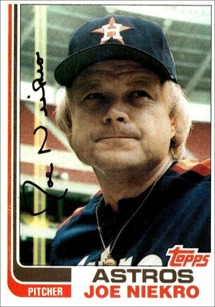 1982 Topps Joe Niekro #611 trading card