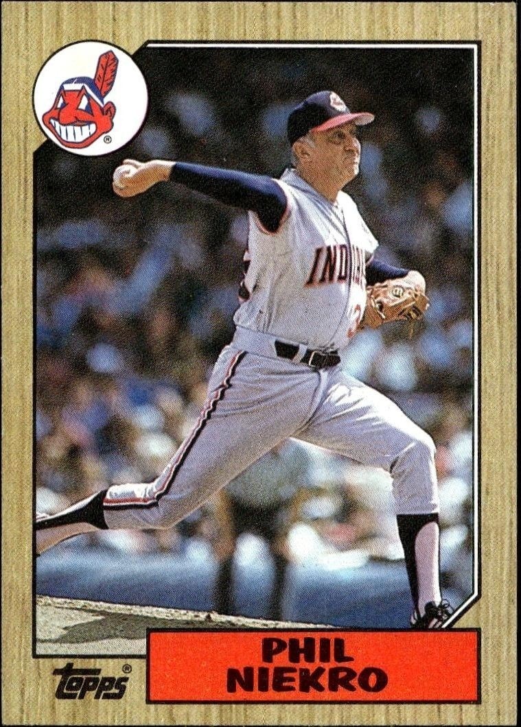 1987 Topps Phil Niekro #694 trading card