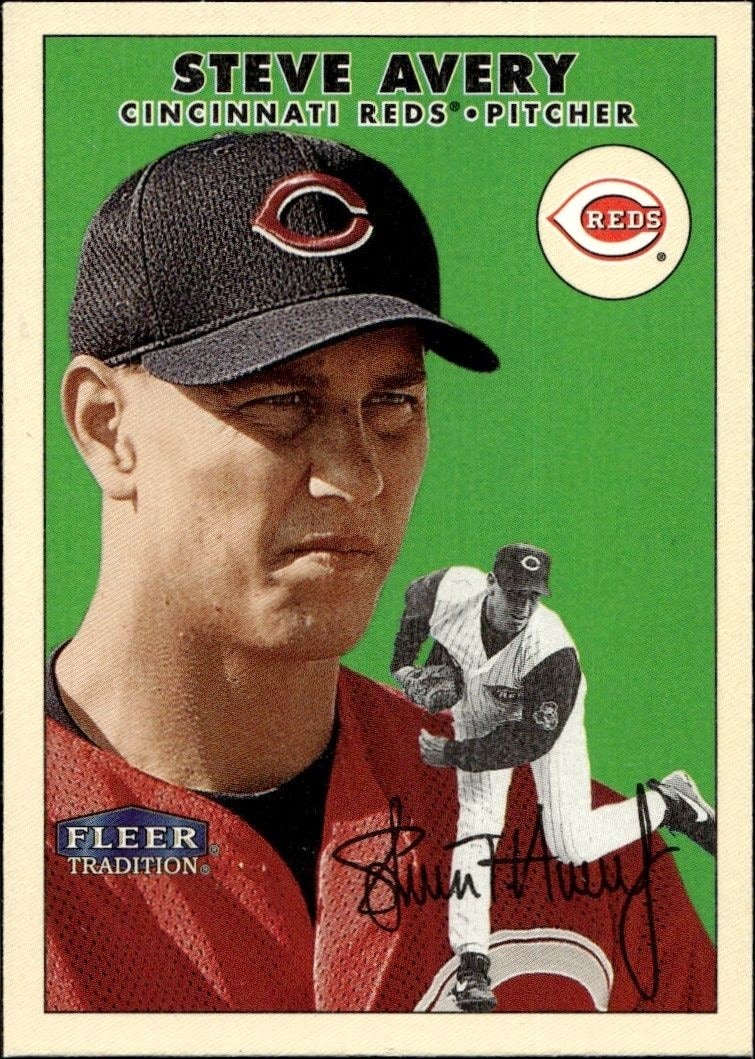 2000 Fleer Tradition Glossy Steve Avery #111 trading card
