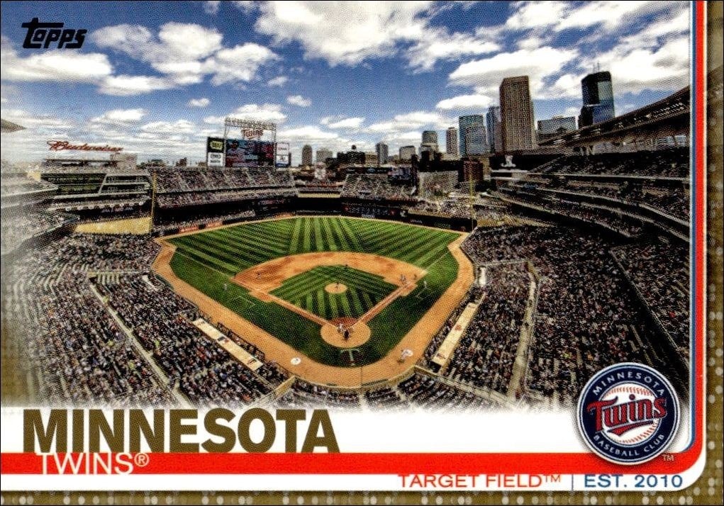 2019 Topps Series 2 Target Field #424 trading card